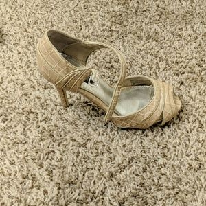 White House Black Market tan heels